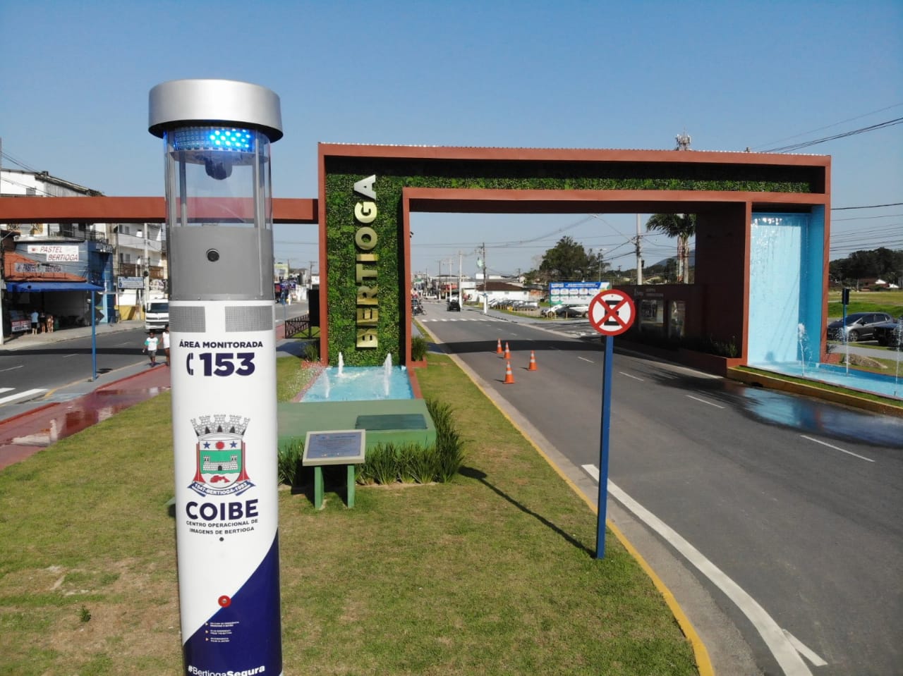 Prefeitura de Bertioga entrega totens para monitoramento de segurança 