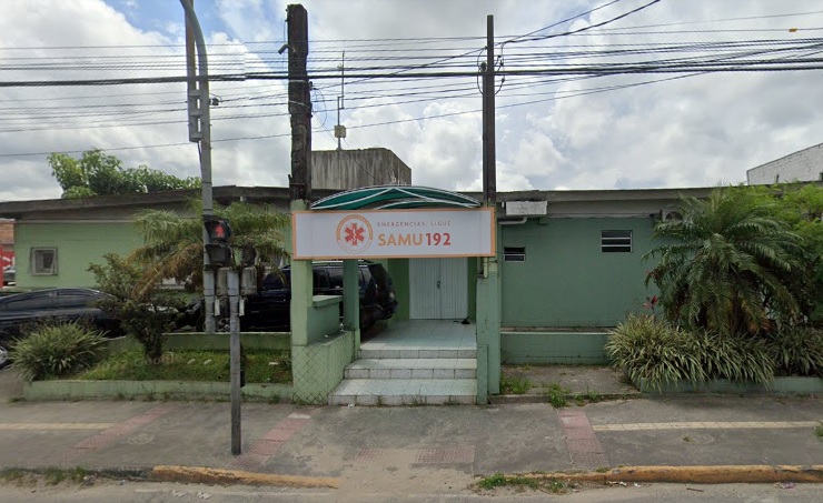 Homem vandaliza base do Samu, fratura braço e é preso em flagrante