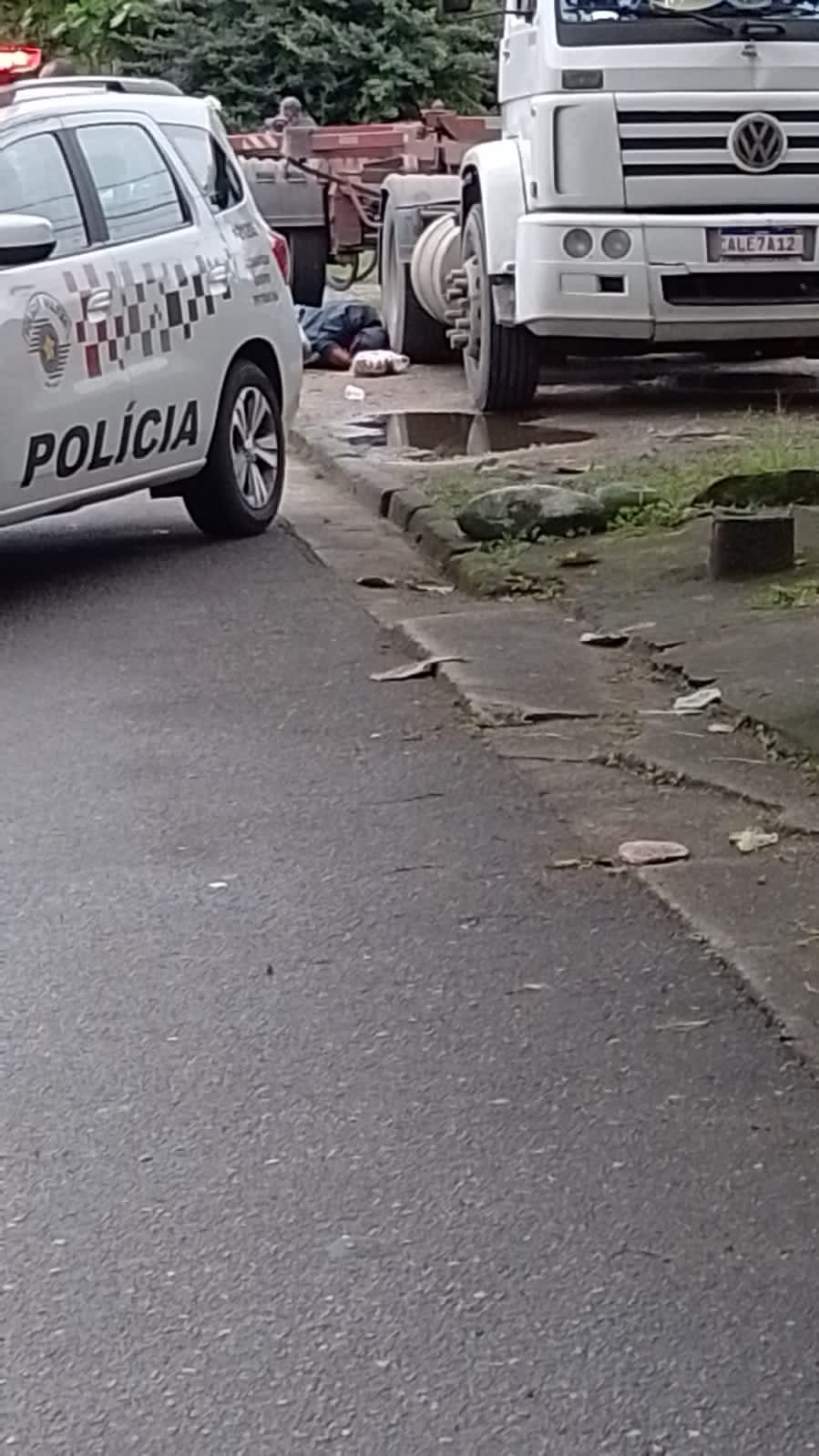 Homem é baleado com tiro no rosto em Guarujá