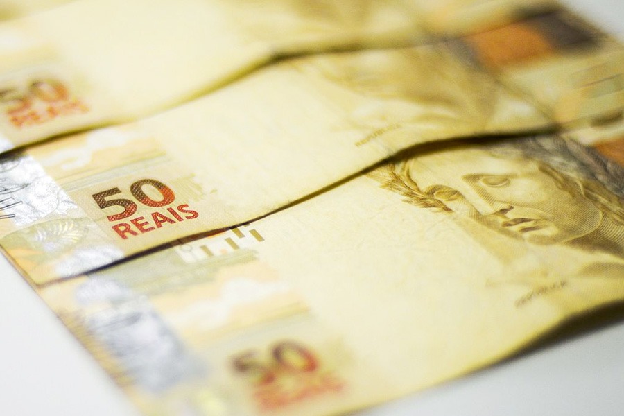 Governo vai passar pente-fino no Auxílio Brasil para cortar benefícios 