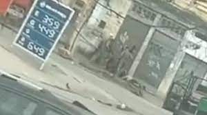 PMs do Bope são filmados dando chutes e pontapés em mototaxistas no Rio