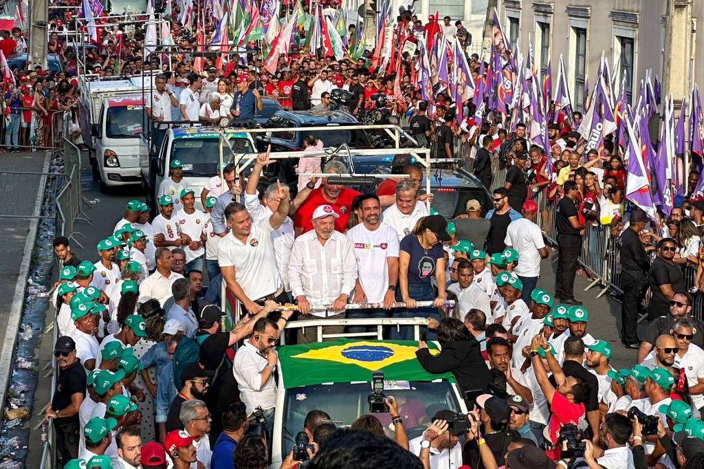 Lula compara caso de governador afastado de AL ao seu e fala em botar Pazuello na cadeia