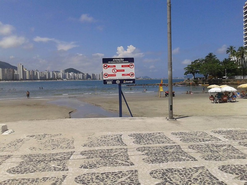 Avenidas de Guarujá, SP, têm novas regras de estacionamento