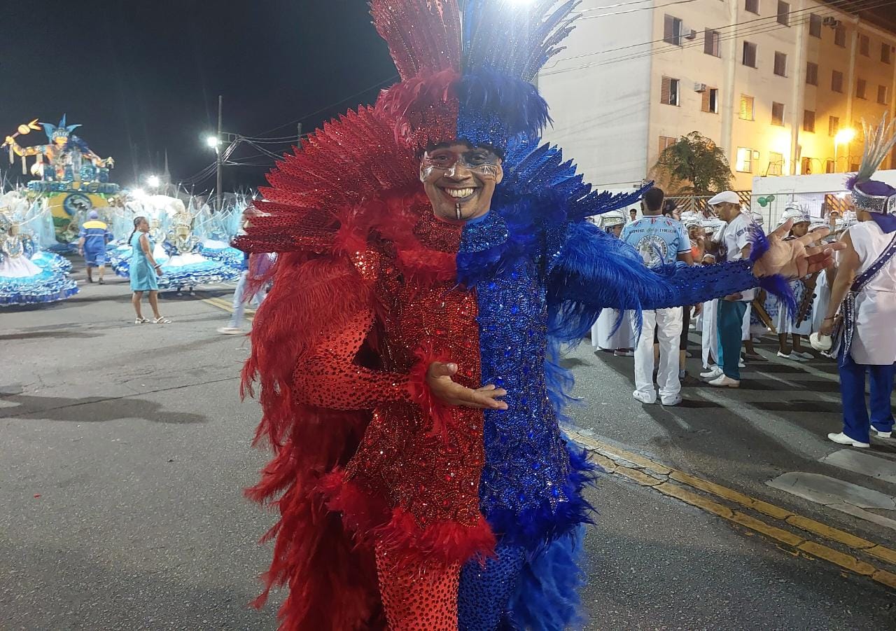 Mãos Entrelaçadas - Carnaval Santos 2023 - Rodrigo Martins