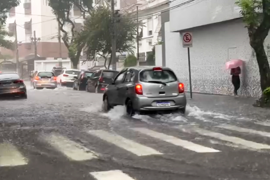 Defesa Civil de SP emite aviso de risco meteorológico para a Baixada Santista