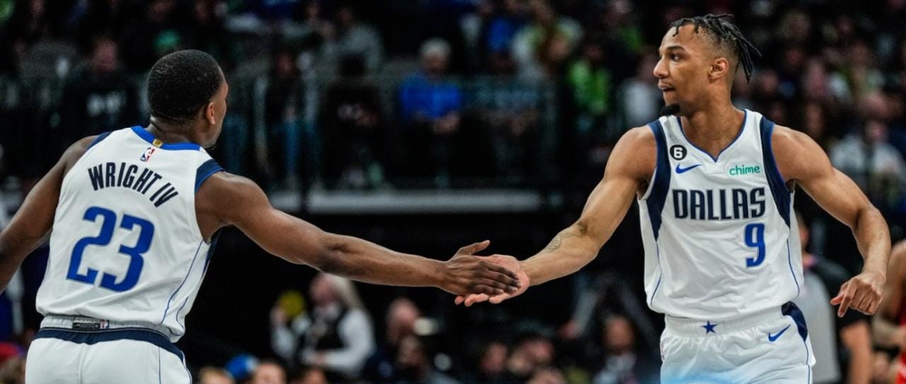 Reprodução/Twitter/@dallasmavs