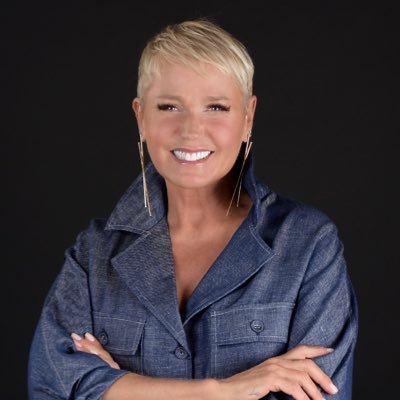 Xuxa ensaia com peruca à la Rita Lee para show no Rock in Rio