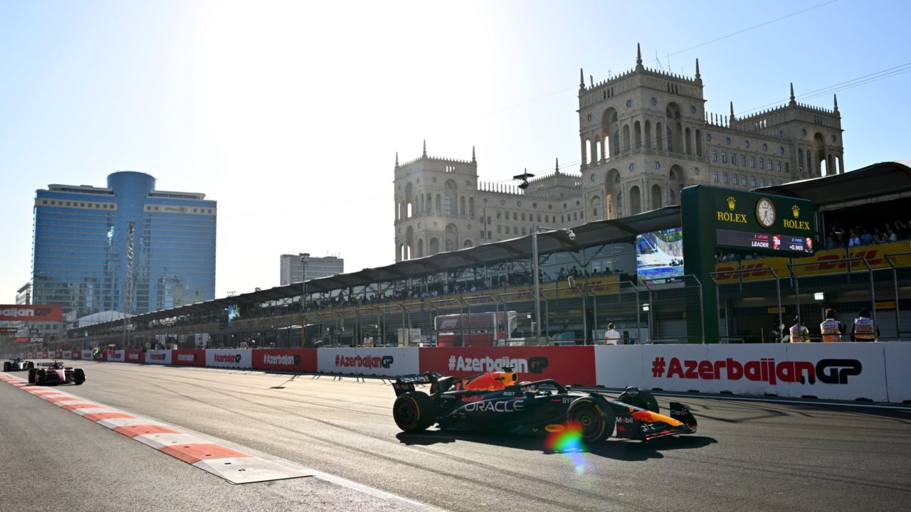 GP do Azerbaijão: Red Bull domina treinos; Pérez é o mais rápido