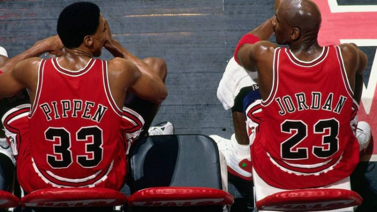 Lenda da NBA e companheiro de time detona Michael Jordan e diz que ele era  um 'jogador horrível