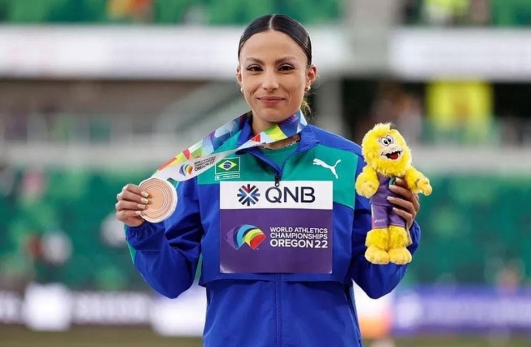 Reprodução/Instagram/@letiiciaoro