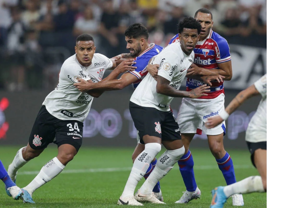 Corinthians arranca empate com Fortaleza no fim e sai da parte