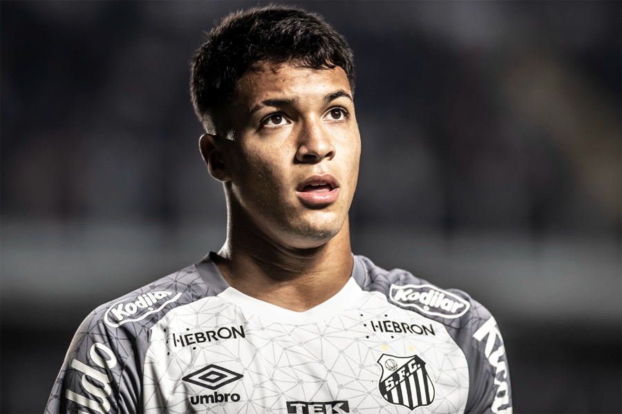 Com provável saída de Marcos Leonardo, Angulo deve ganhar chance no time  titular do Santos