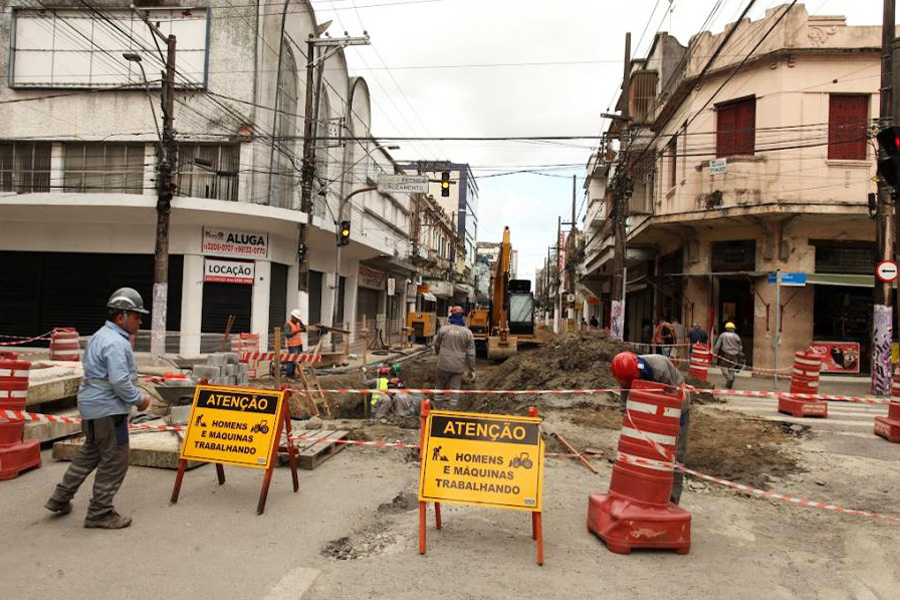 Obras do VLT causam novas interdições no trânsito de Santos