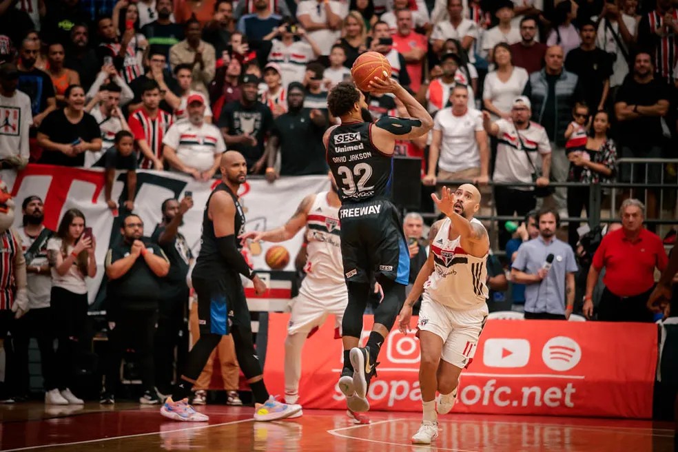 Flamengo vence Franca em casa e força 4º jogo nas finais do NBB