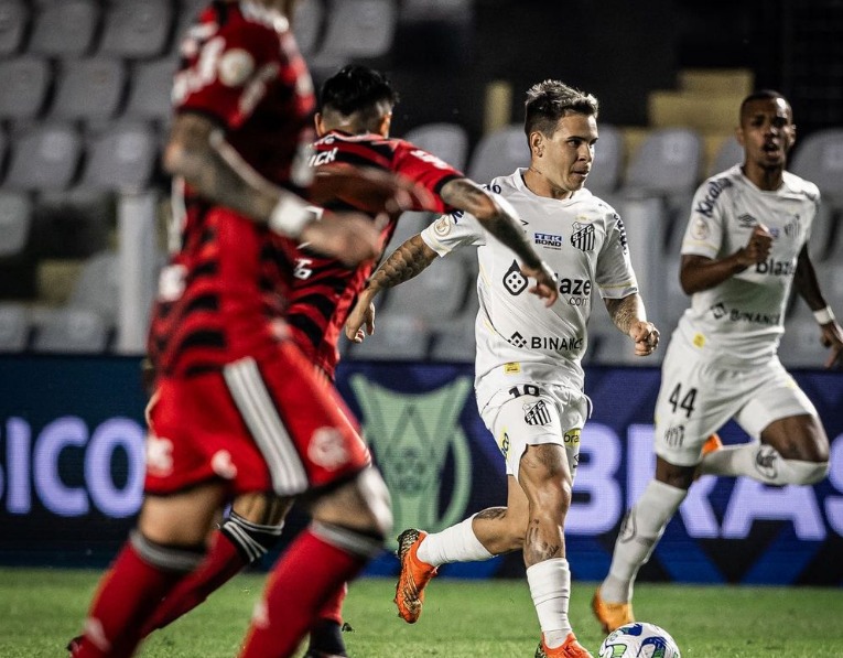 Flamengo bate o Santos em jogo com três gols em 12 minutos