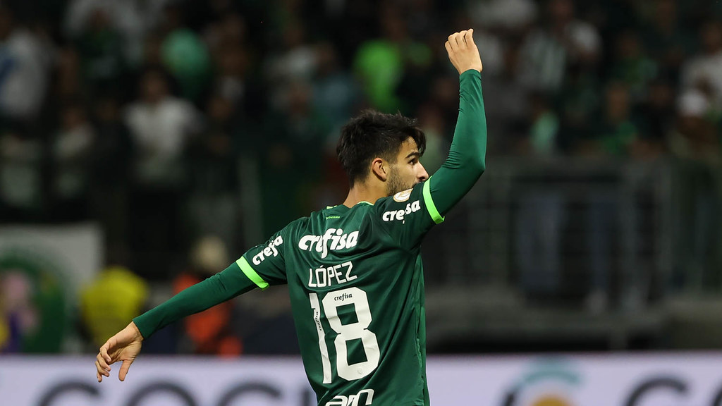 Palmeiras goleia América, se isola e pode ser campeão no domingo