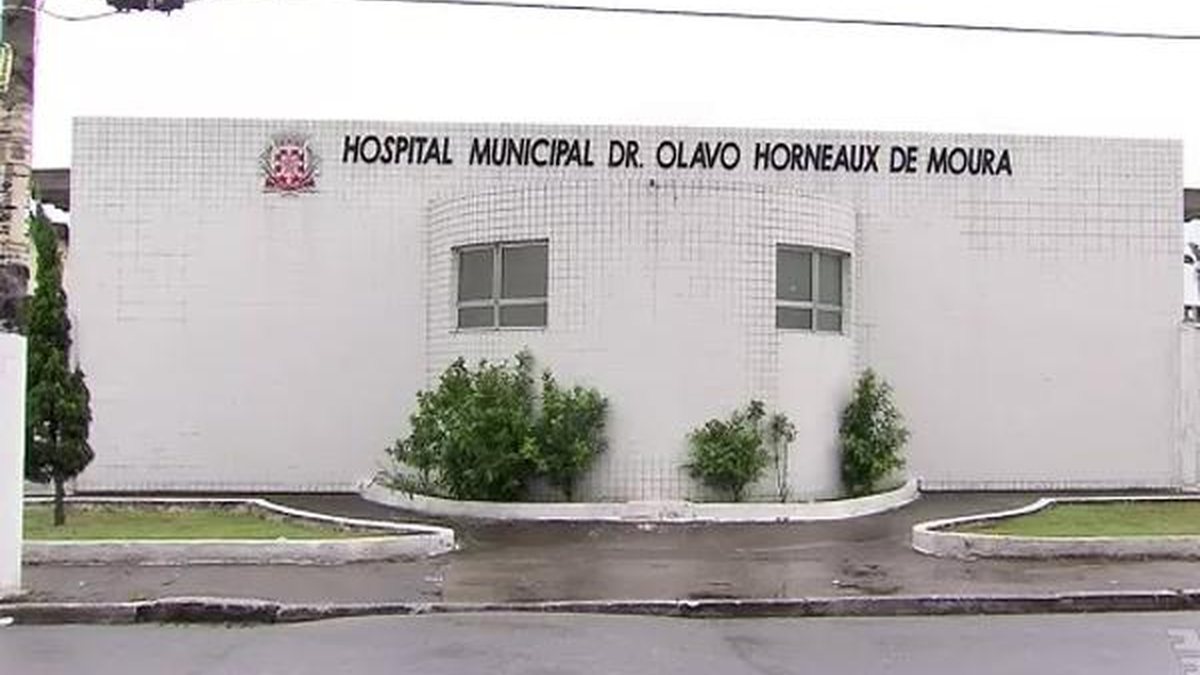 Hospital de São Vicente busca por familiares de paciente encontrado desorientado na rua