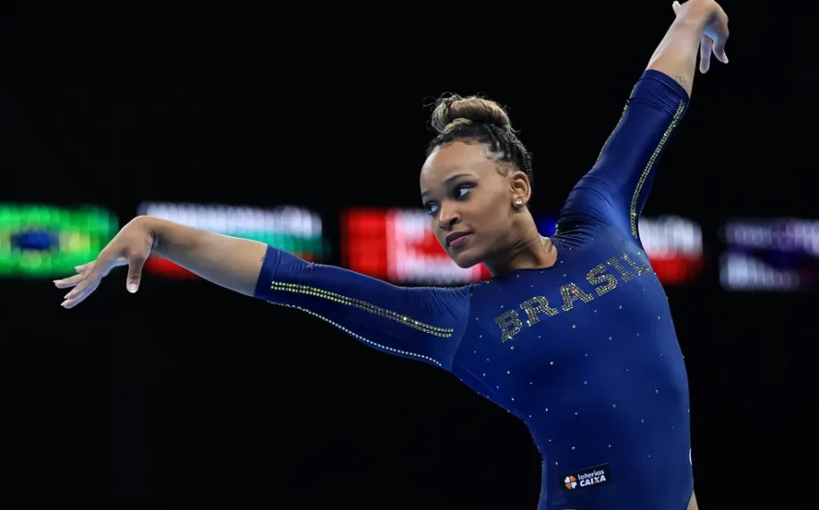 Rebeca Andrade é bronze no trave no Mundial de Ginástica