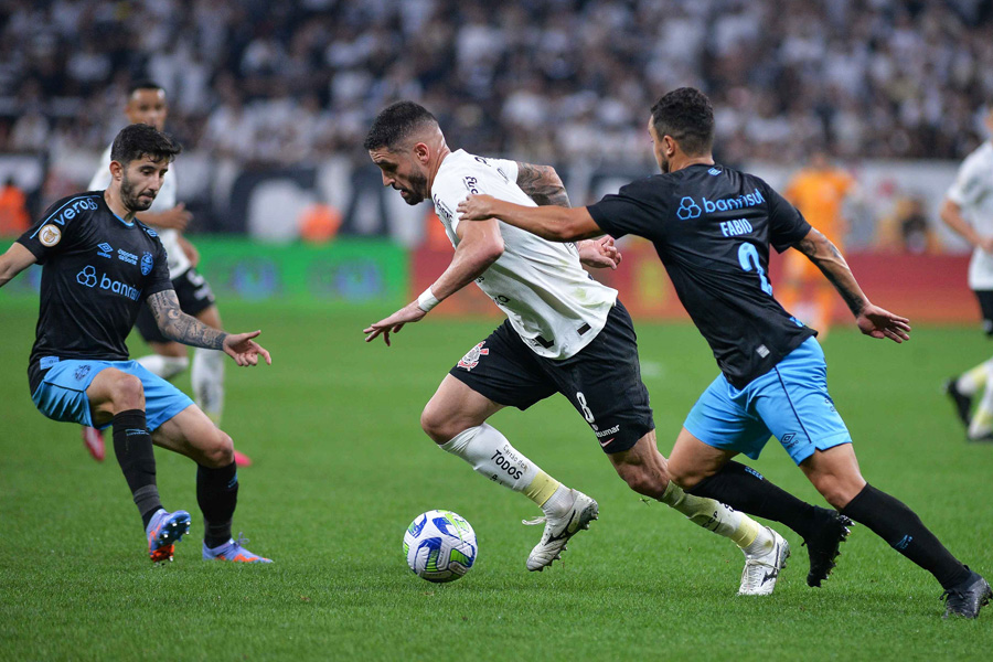 Corinthians e Grêmio empataram em 1 a 1 na Neo Química Arena, pelo