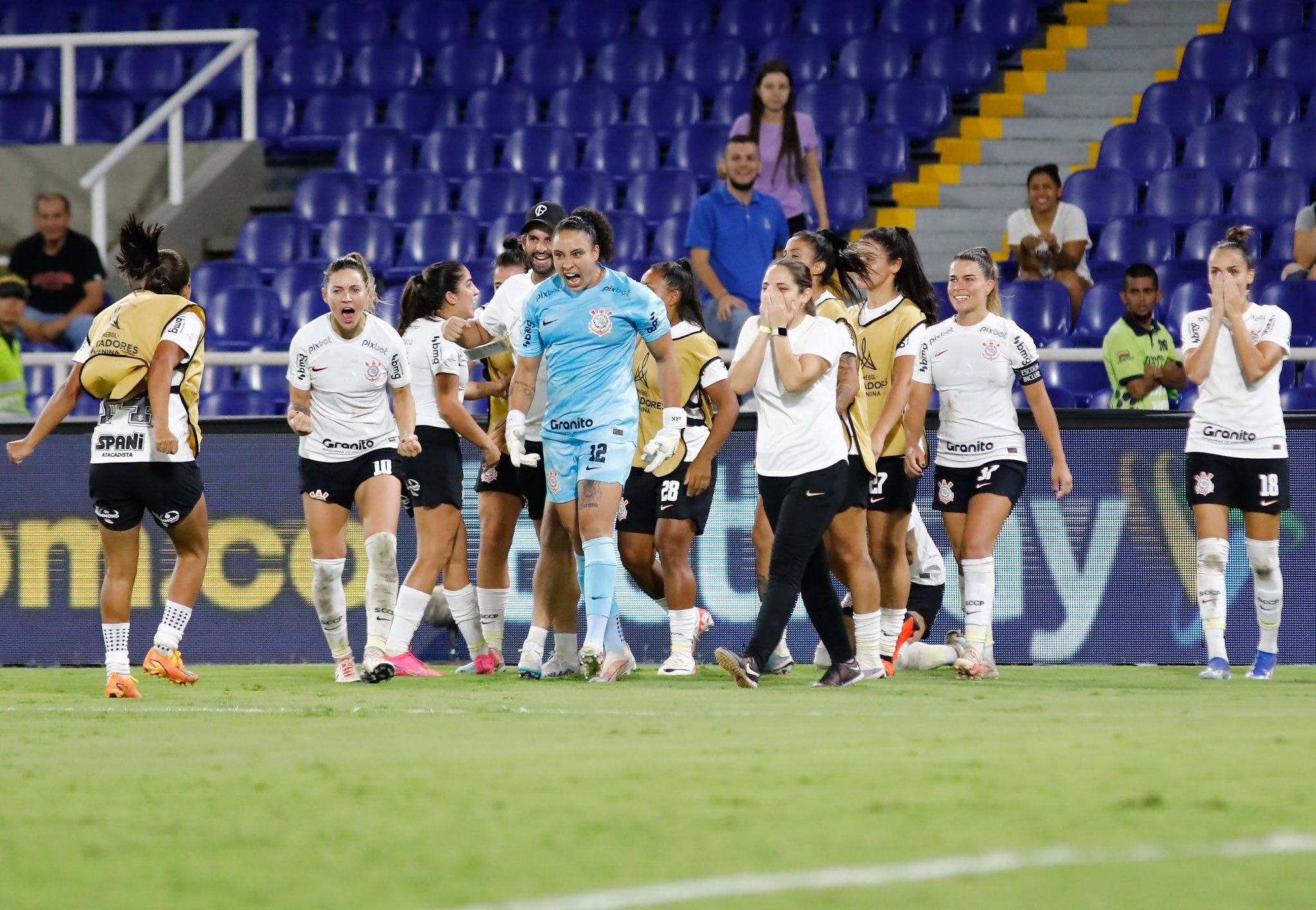 Corinthians bate o Inter nos pênaltis e vai à final da Libertadores Feminina