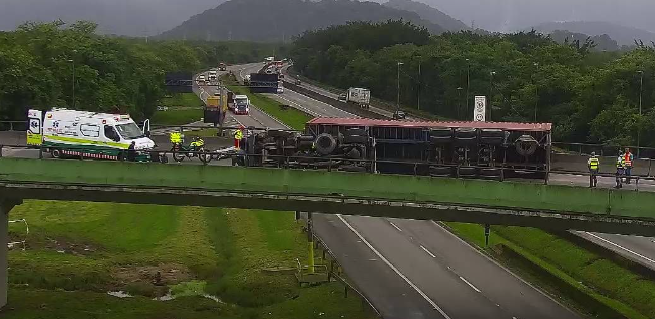 Transmissão ao vivo mostra grupo invadir jogo de futebol e matar três no AM