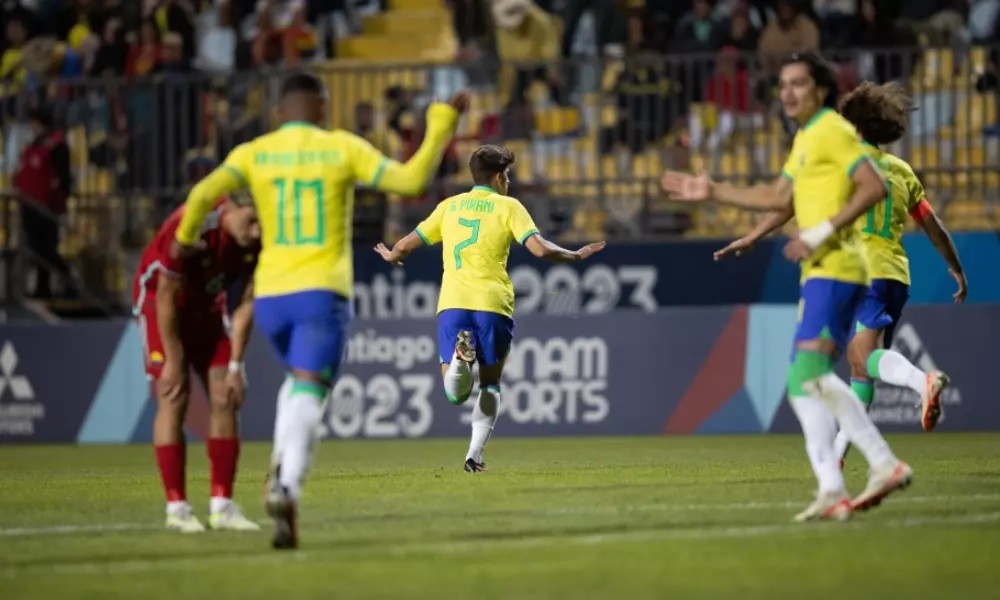 Brasil sofre, mas vence Estados Unidos na estreia do futebol no Pan 2023