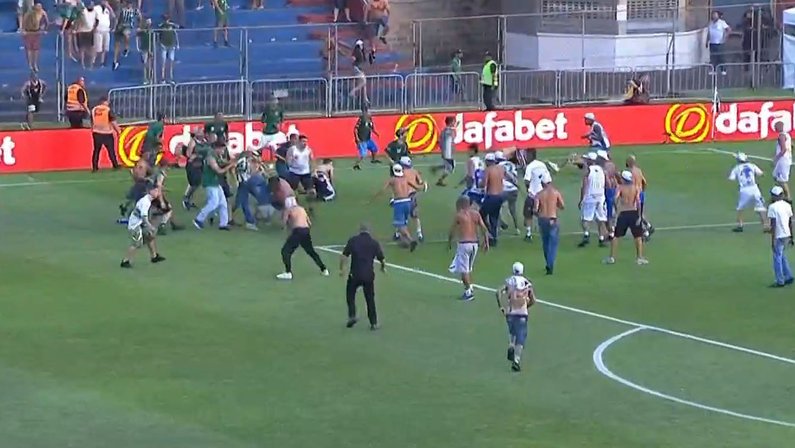 Guarapari?': Cruzeiro ironiza estado do gramado de jogo pela Copinha -  Superesportes