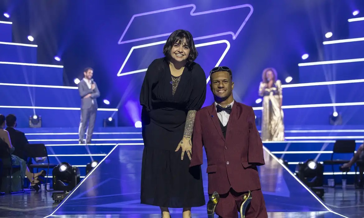 Rebeca Andrade e Marcus D'Almeida são os vencedores do Troféu Rei