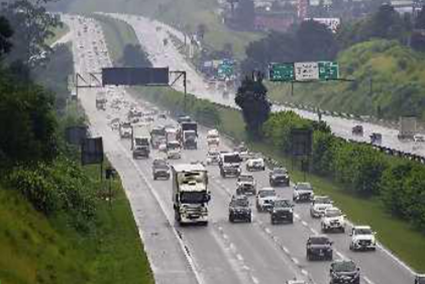 Rodovias registram congestionamento nos dois sentidos neste domingo