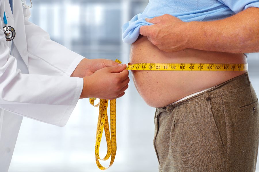 Associação médica realiza ação de alerta contra a obesidade