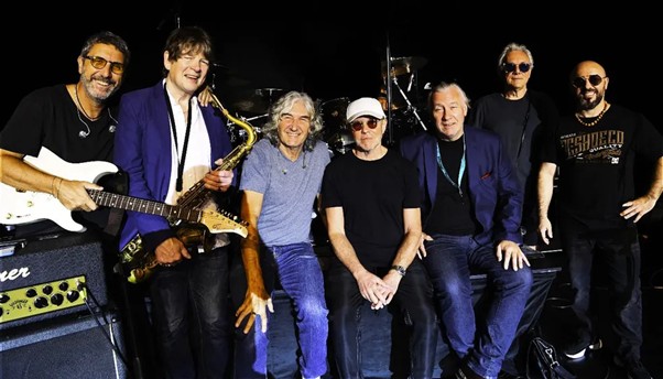 Dire Straits Legacy faz show inédito em Santos em maio