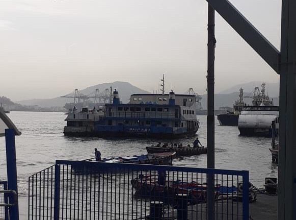 Barca quebra durante a travessia Santos e Vicente de Carvalho; Vídeo