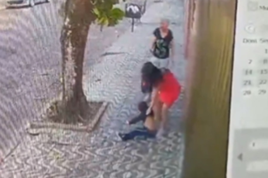 Vídeo mostra mãe raptando criança dos braços da avó meses após perder guarda em Santos