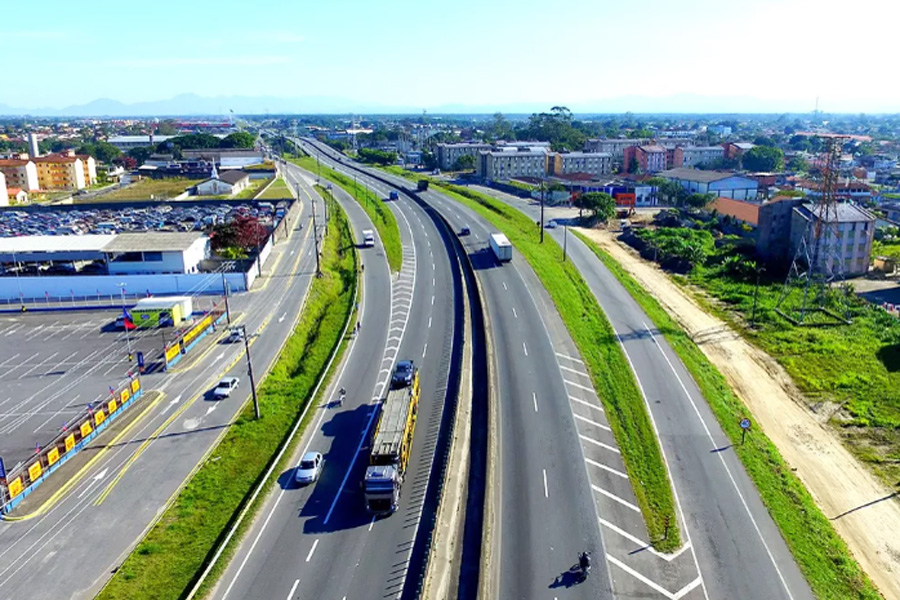Consórcio brasileiro ganha leilão de duas rodovias da região com pedágio 'free-flow'