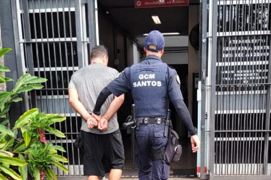 Procurado da Justiça é detido após tentar agredir guardas municipais na Ponta da Praia