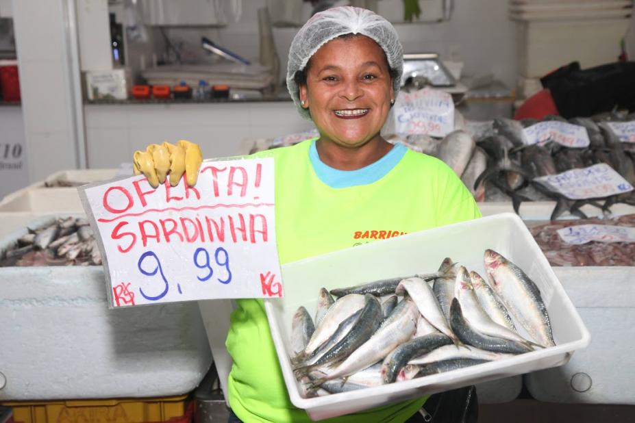 Festival com sardinha na promoção é prorrogado até domingo no Mercado de Peixes