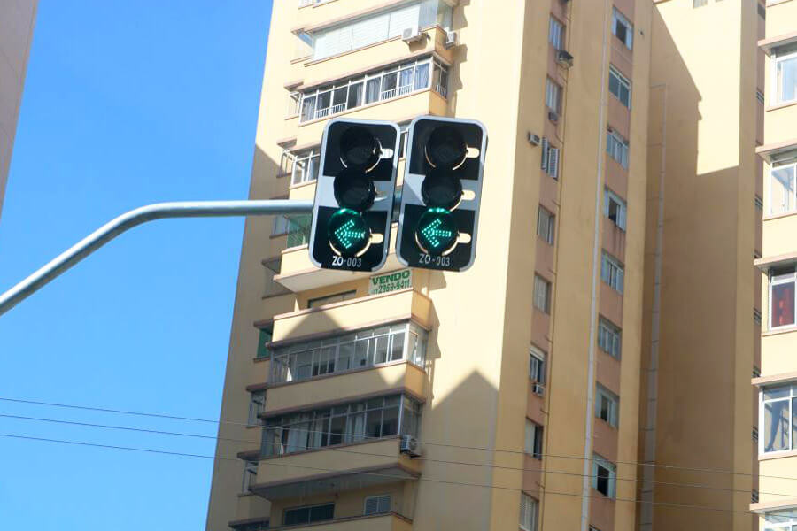 Semáforos são modernizados na região da orla de Santos