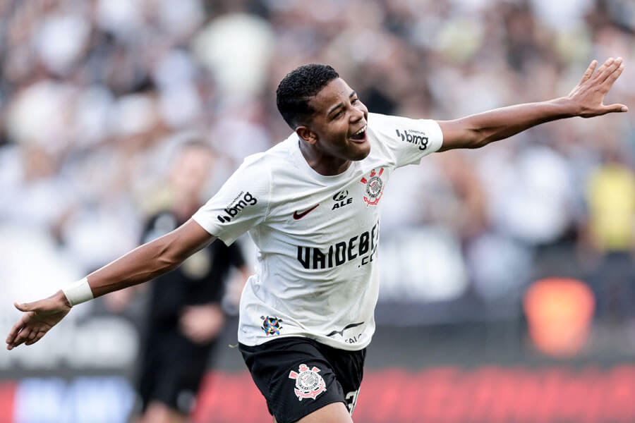 Com show de Wesley, Corinthians vence o Fluminense em casa e abafa crise