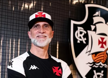 Vasco anuncia a contratação do técnico Álvaro Pacheco