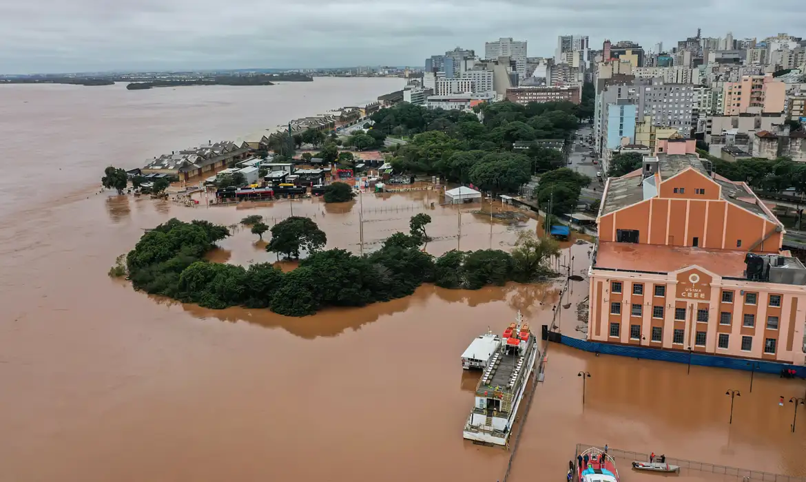 Com retorno de chuva forte no Rio Grande do Sul, população deve buscar áreas seguras