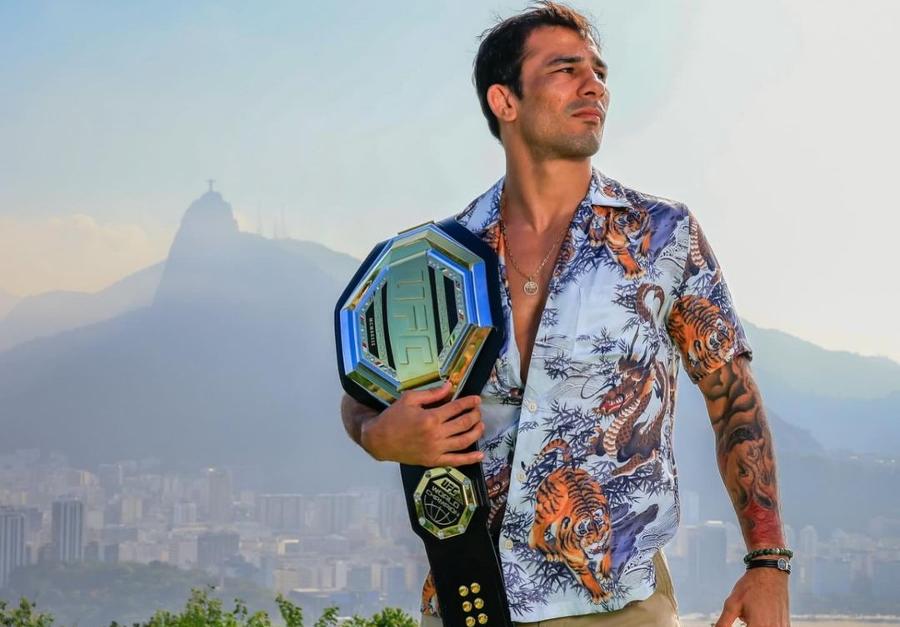 Pantoja celebra 'momento mágico' no UFC Rio e lembra 'bênção' de Zico
