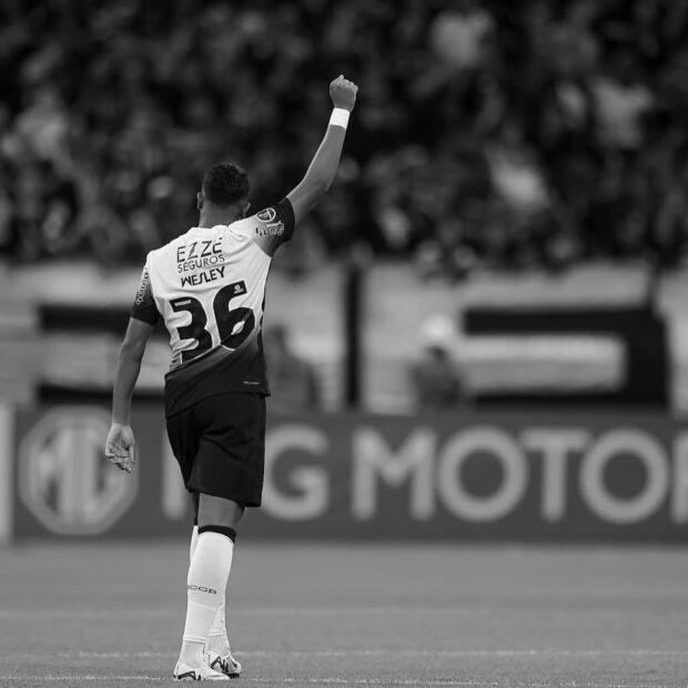 Corinthians recebe 'chuva de sondagens' por Wesley e estipula preço mínimo