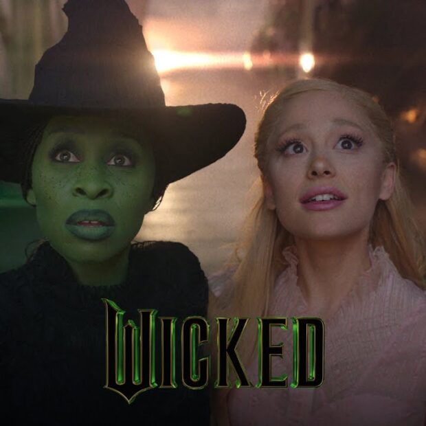 Ariana Grande surpreendeu com sua atuação, diz diretor de 'Wicked'
