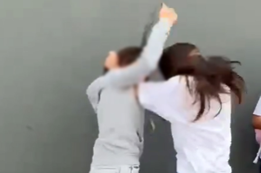Duas adolescentes brigam em escola municipal de Praia Grande; VÍDEO