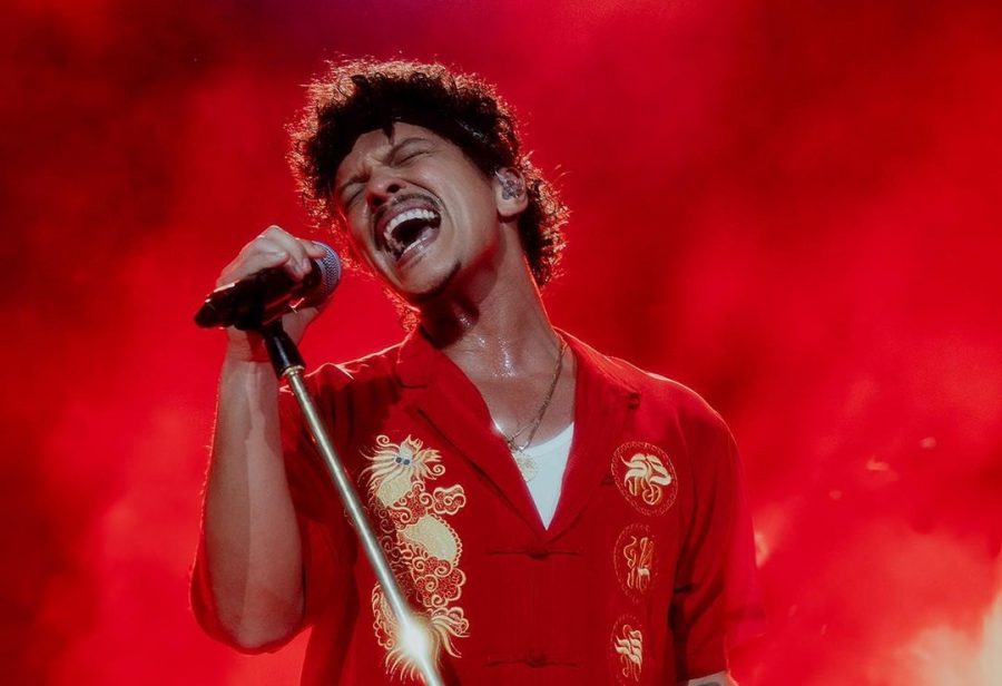 Bruno Mars anuncia mais três shows no Brasil
