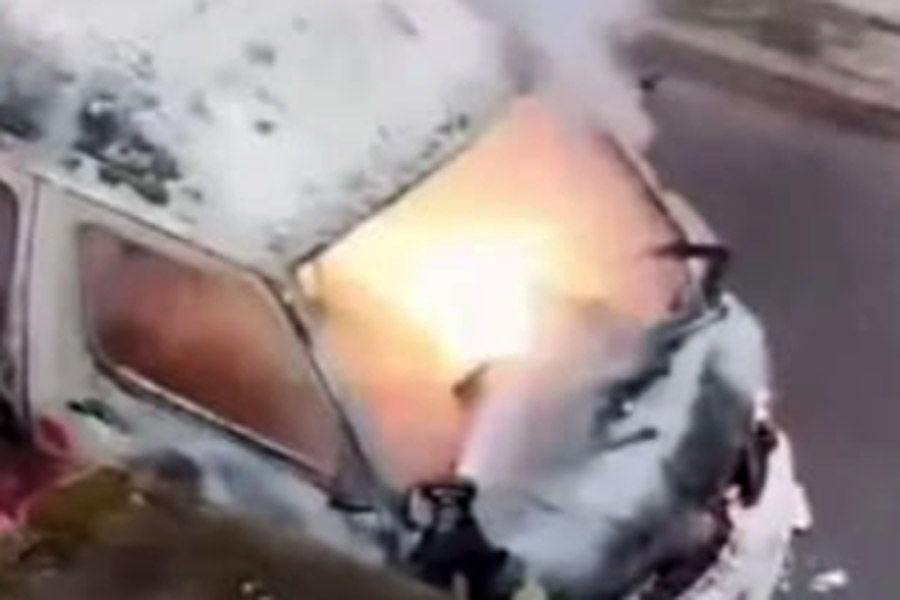 Corpos carbonizados são encontrados dentro de veículo incendiado em São Vicente