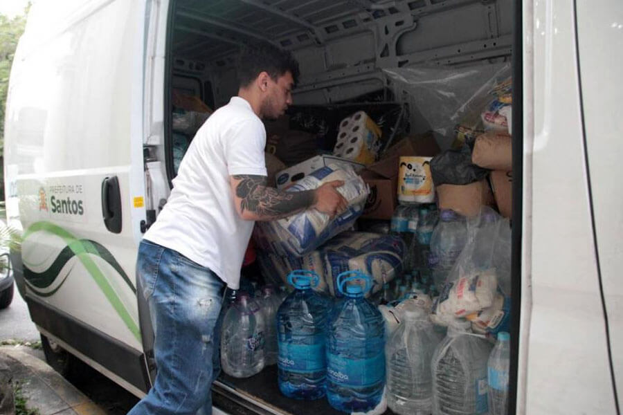 Shopping de Santos arrecada doações para vítimas de enchentes no Rio Grande do Sul