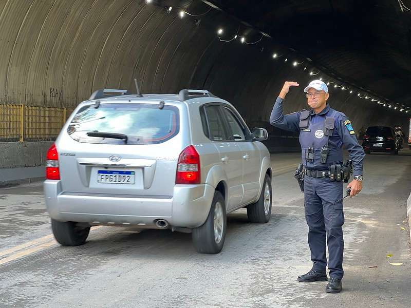Túnel da Vila Zilda é reaberto após vazamento de esgoto em Guarujá