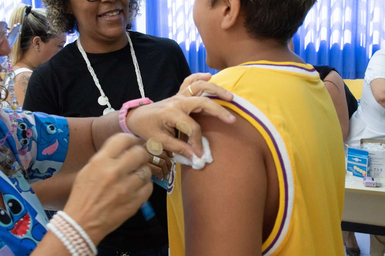 São Vicente amplia vacina da dengue para crianças de 10 a 14 anos