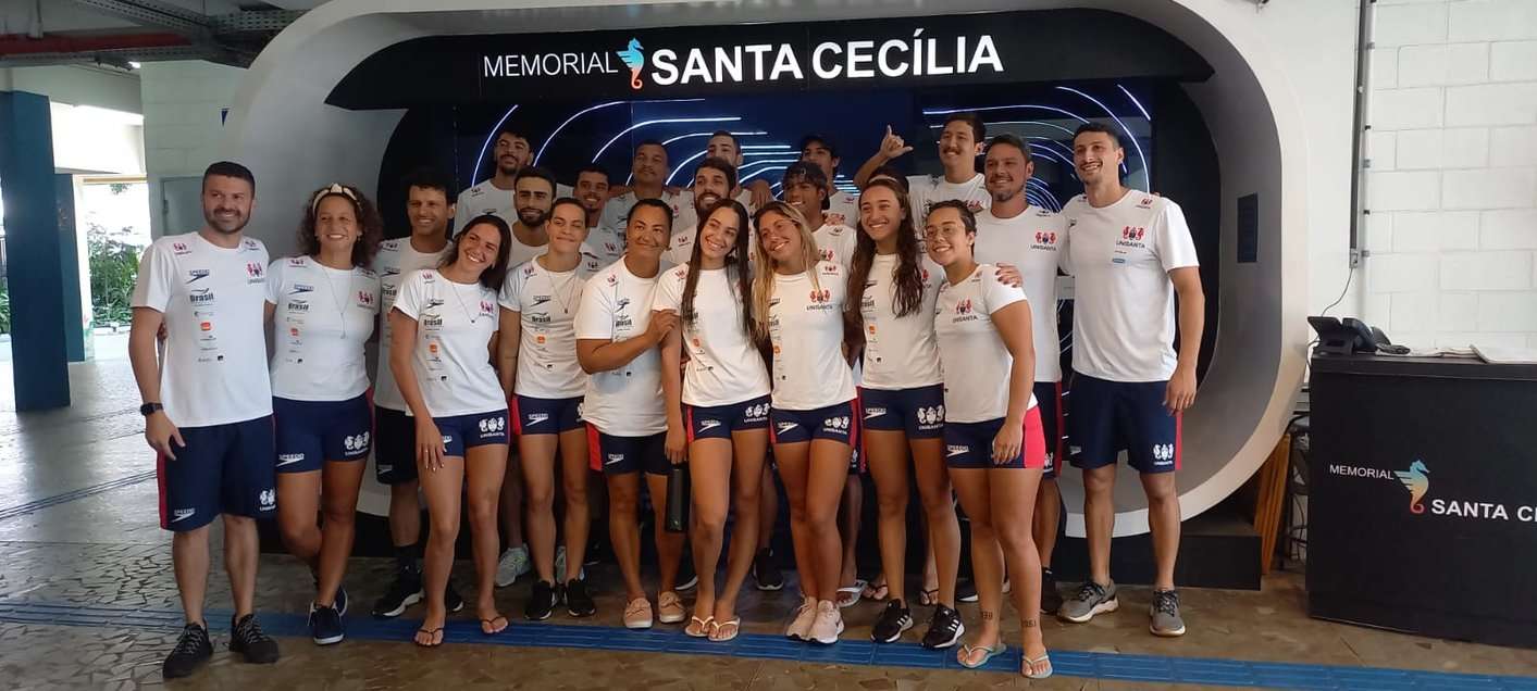 Nadadores da equipe sênior visitam Memorial Santa Cecília às vésperas da seletiva olímpica